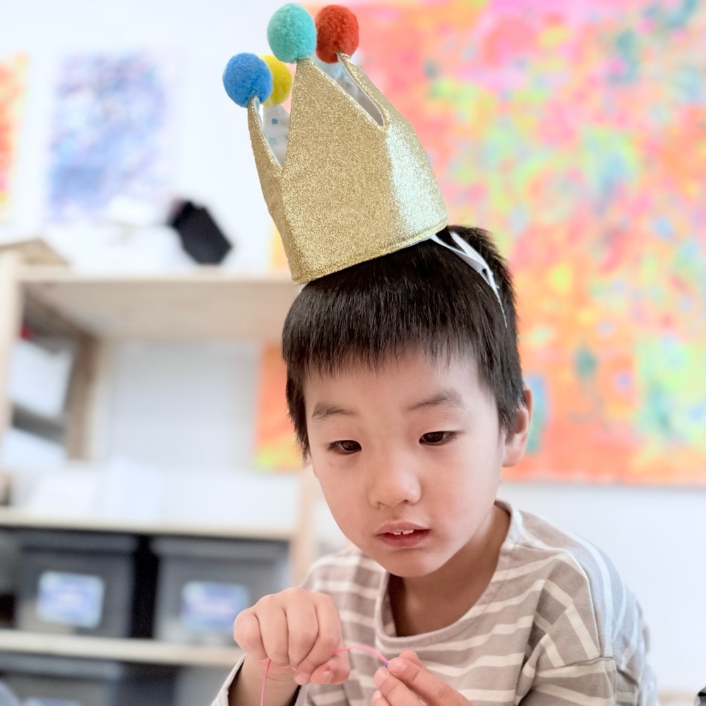 Birthday Crown, Gold / 6” (E34) - Picture 8 of 9